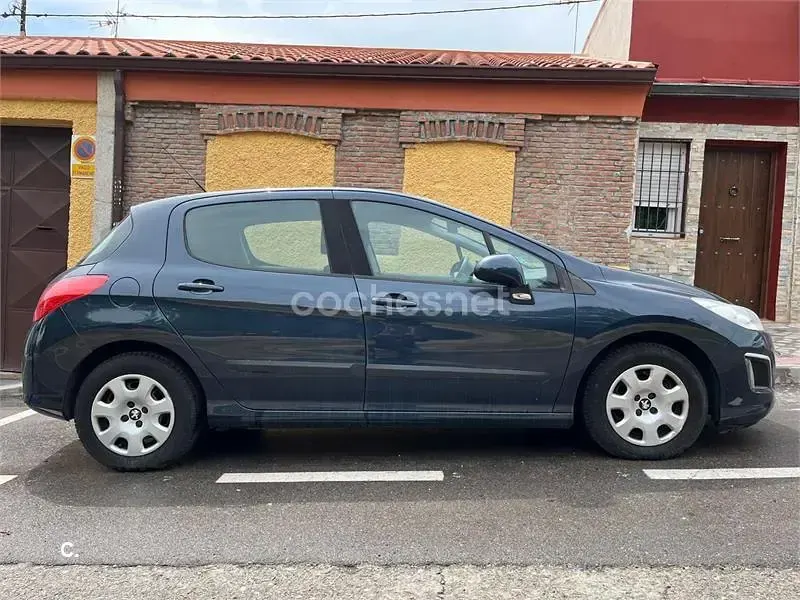 Usado Peugeot 308 Active 120 CV (88 kW) 2012 Azul Berlina