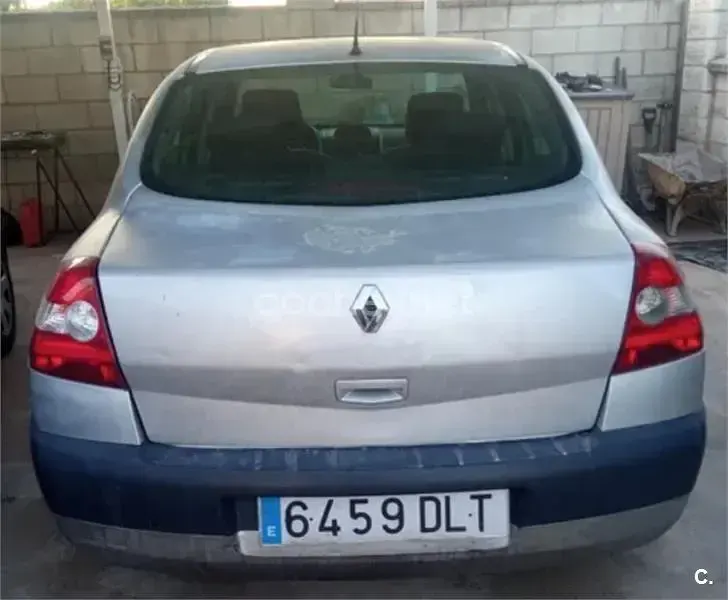 Usado Renault Mégane Dynamique 120 CV (88 kW) 2005 Beige Berlina