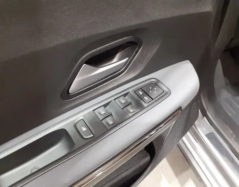 Usado Dacia Sandero Extreme 110 CV (80 kW) 2025 Gris Berlina