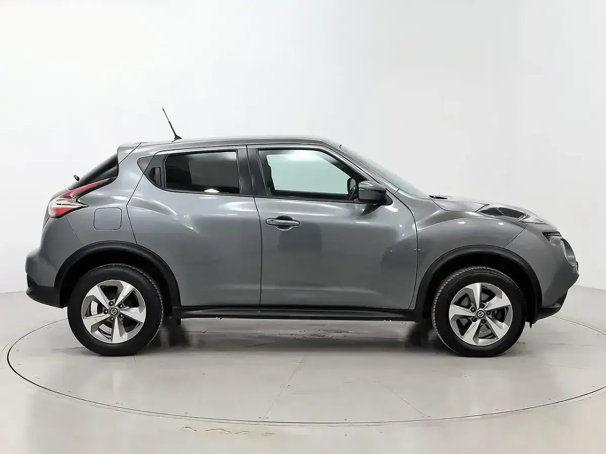 Usado Nissan Juke N-Connecta 113 CV (83 kW) 2019 Gris SUV