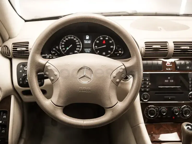 Usado Mercedes C180 Elegance 156 CV (114 kW) 2007 Negro Berlina