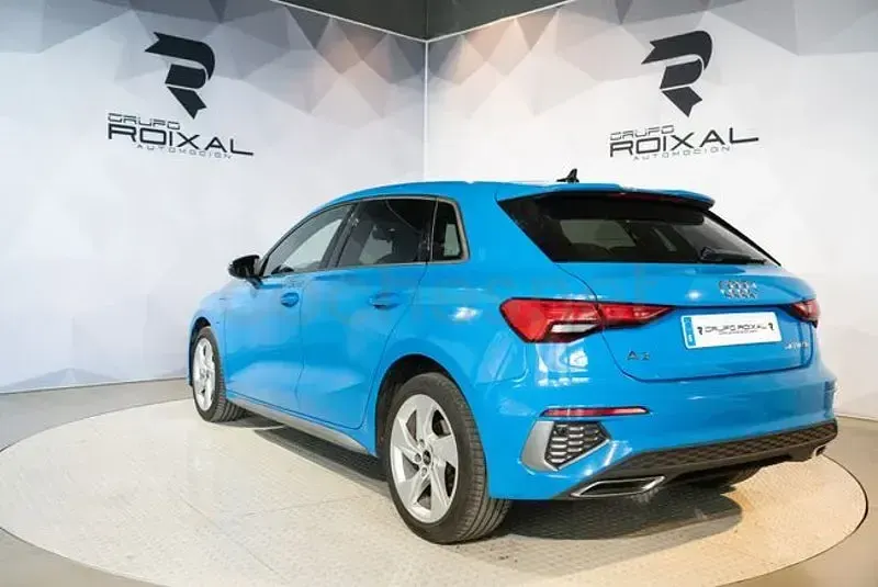 Usado Audi A3 S-Line 204 CV (150 kW) 2022 Azul Berlina