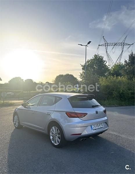 Usado Seat Leon XCELLENCE 150 CV (110 kW) 2019 Gris / plata Berlina