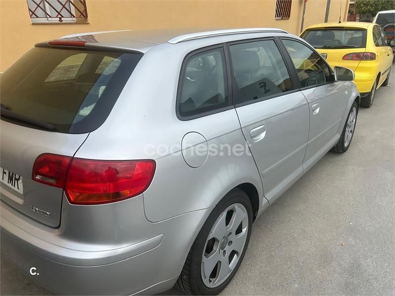 Usado Audi A3 Ambition 105 CV (77 kW) 2007 Gris / plata Utilitario