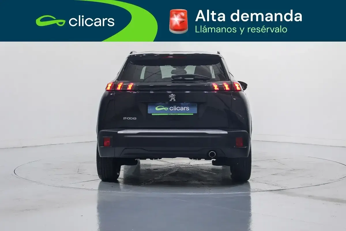 Usado Peugeot 2008 Allure 130 CV (95 kW) 2023 Negro SUV