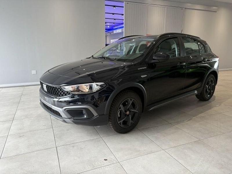Negro Nuevo 2025 Fiat Tipo Cross Berlina | 20.500 € (Un poco caro) - Imagen 1/4