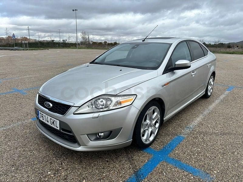 Usado Ford Mondeo Titanium S 220 CV (161 kW) 2009 Gris / plata Berlina