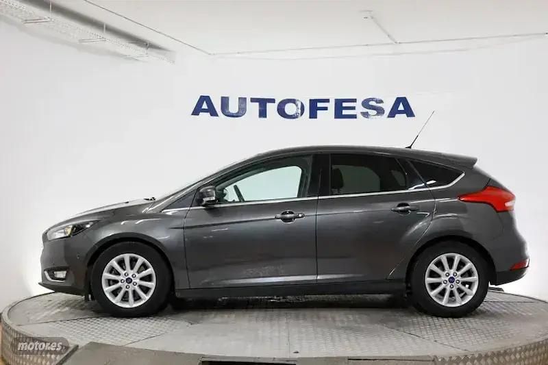 Usado Ford Focus Titanium 150 CV (110 kW) 2016 Gris