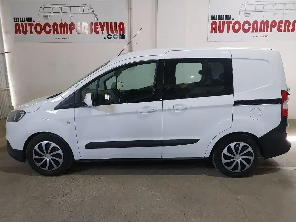Usado Ford Transit Trend 75 CV (55 kW) 2019 Blanco Familiar