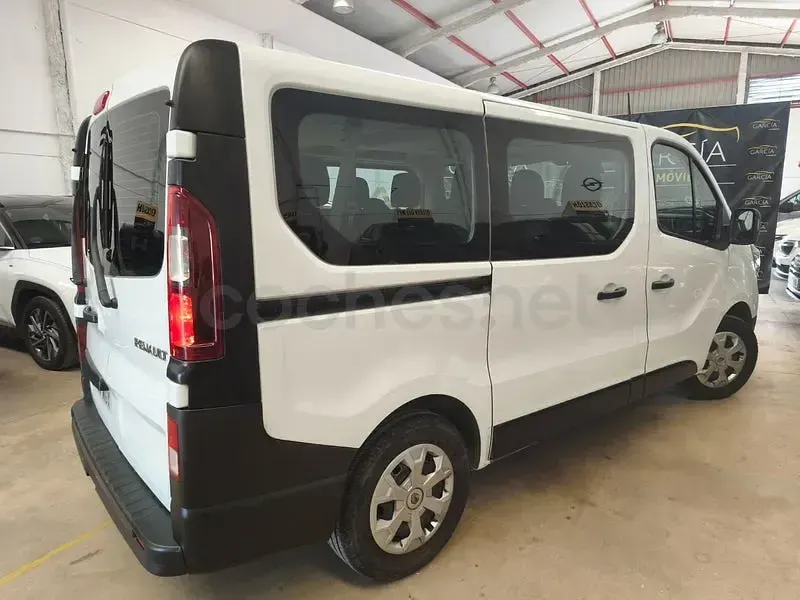 Usado Renault Trafic Equilibre 110 CV (80 kW) 2023 Blanco Monovolumen