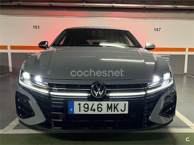 Usado VW Arteon R 320 CV (235 kW) 2023 Gris / plata Familiar