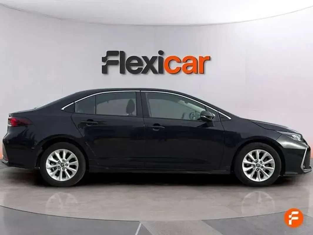 Usado Toyota Corolla Active 125 CV (91 kW) 2023 Negro Berlina