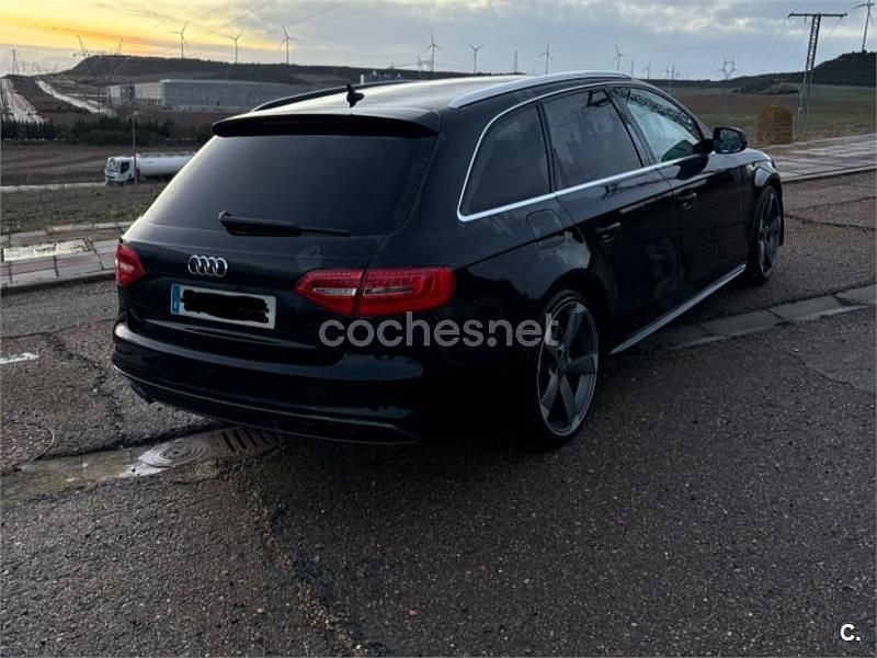 Usado Audi A4 S-Line 136 CV (100 kW) 2015 Negro Familiar