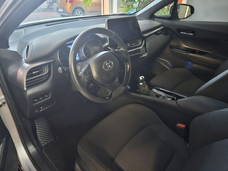 Usado Toyota C-HR 122 CV (89 kW) 2020 Gris claro SUV