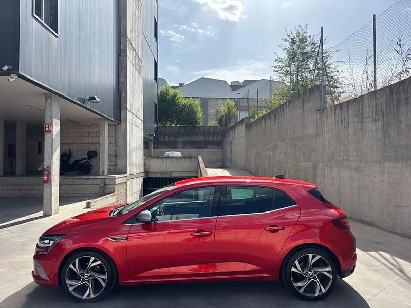 Usado Renault Mégane GT Line GT-Line 140 CV (102 kW) 2019 Rojo Berlina