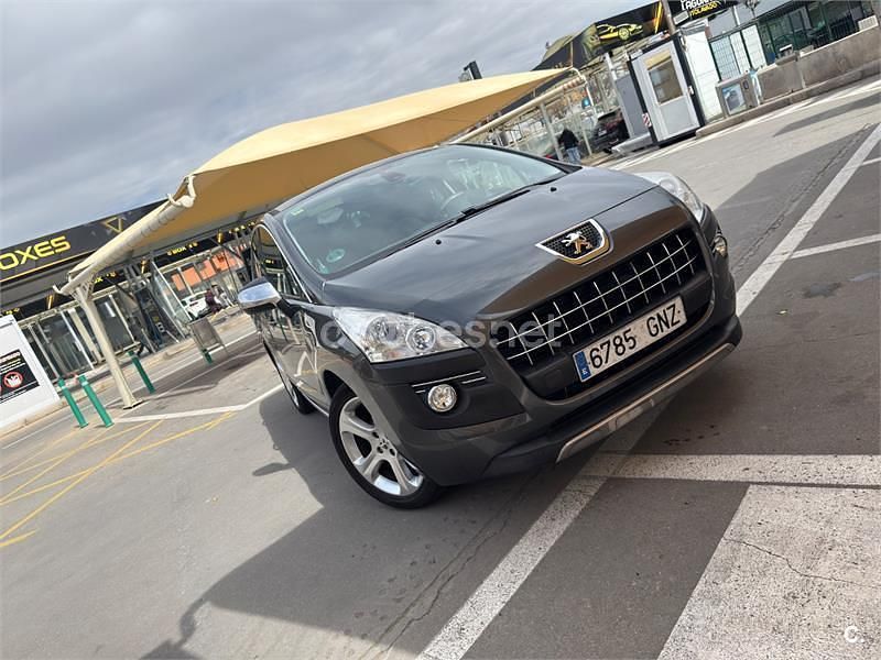 Usado Peugeot 3008 Sport 120 CV (88 kW) 2009 Gris / plata Familiar