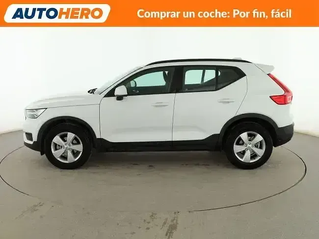 Käytetty Volvo XC40 Momentum 129 HP (94 kW) 2021 Valkoinen Katumaasturi