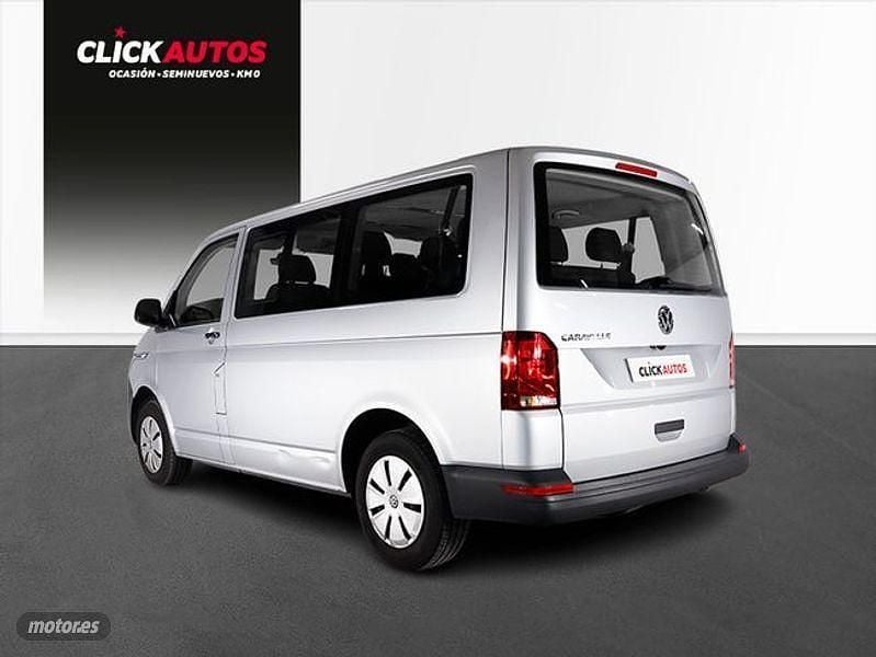 Usado VW Caravelle 110 CV (80 kW) 2022 Plateado Van
