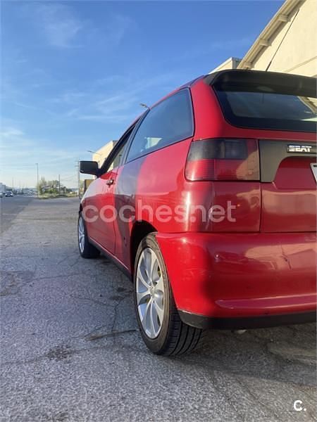Usado Seat Ibiza 60 CV (44 kW) 1997 Rojo Utilitario