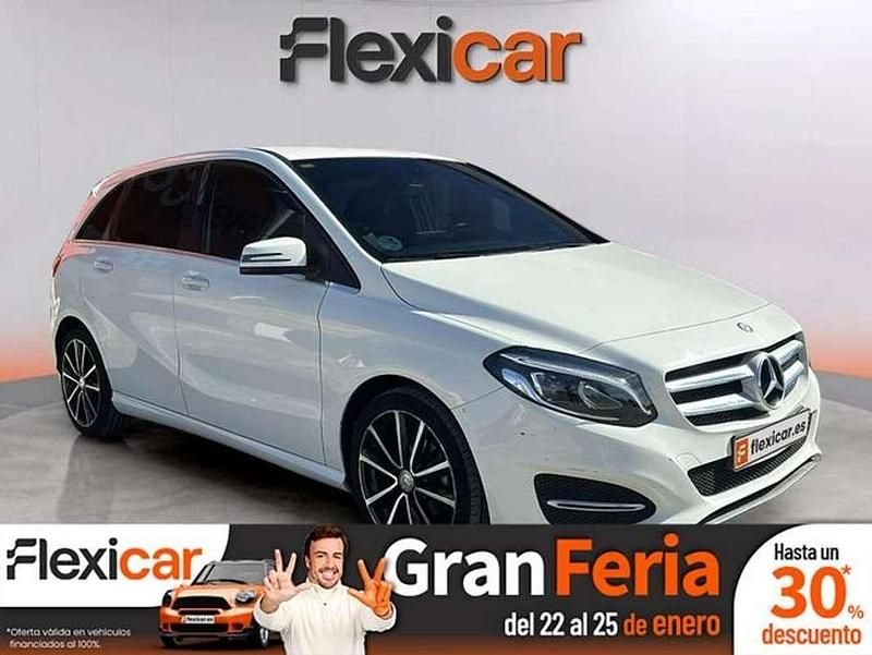 Blanco Usado 2015 Mercedes B180 Monovolumen | 12.390 € (Super precio) - Imagen 1/4