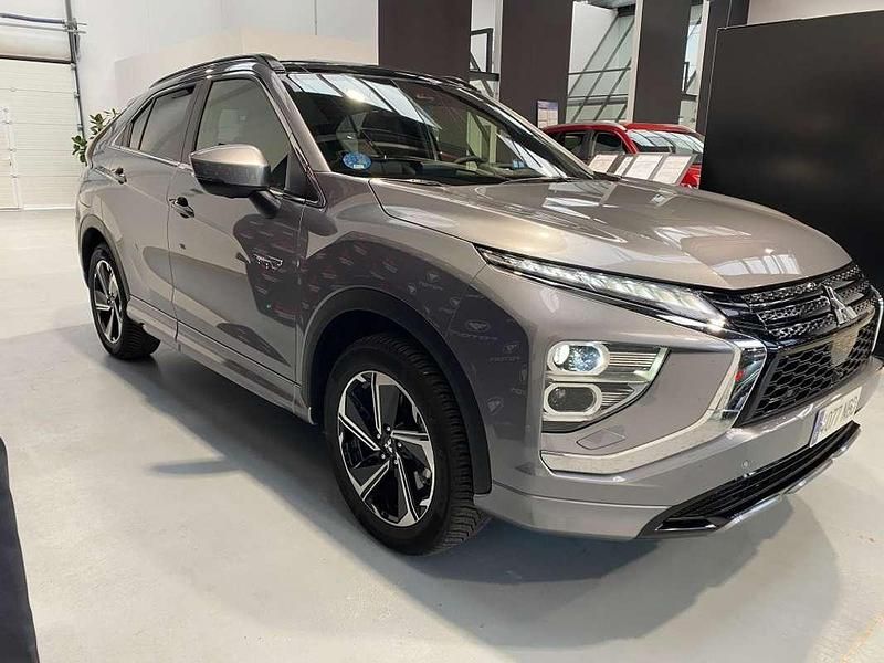 Usado Mitsubishi Eclipse Cross 188 CV (138 kW) 2025 Gris SUV