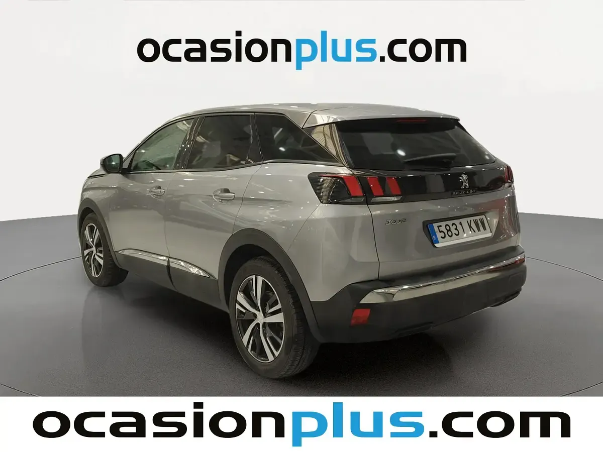 Usado Peugeot 3008 Allure 131 CV (96 kW) 2019 Gris SUV