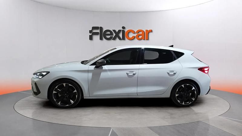 Usado Cupra Leon 150 CV (110 kW) 2025 Blanco Berlina