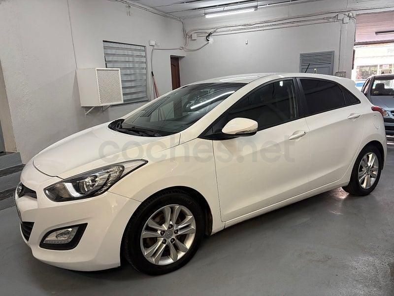Brugt Hyundai i30 Style 128 HK (94 kW) 2012 Hvid Sedan