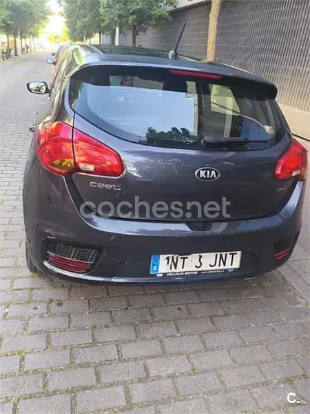 Usado Kia Ceed GT 90 CV (66 kW) 2016 Negro Berlina