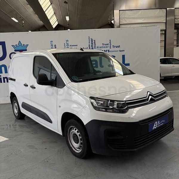 Usado Citroën Berlingo Live 102 CV (75 kW) 2021 Blanco Monovolumen