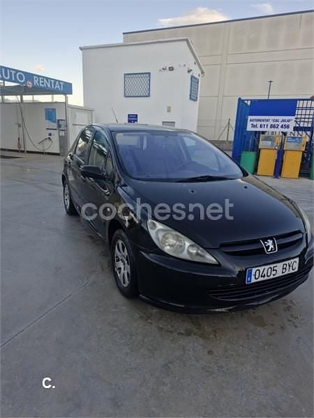 Usado Peugeot 307 110 CV (80 kW) 2002 Negro Berlina