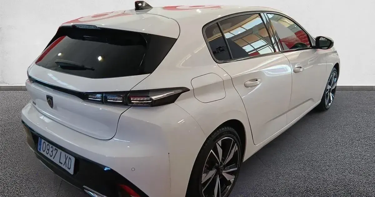 Usado Peugeot 308 Allure 130 CV (95 kW) 2022