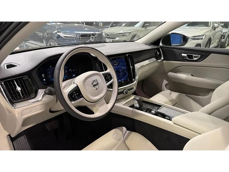 Ny Volvo V60 Plus 197 HK (144 kW) 2025 Blå Stationcar