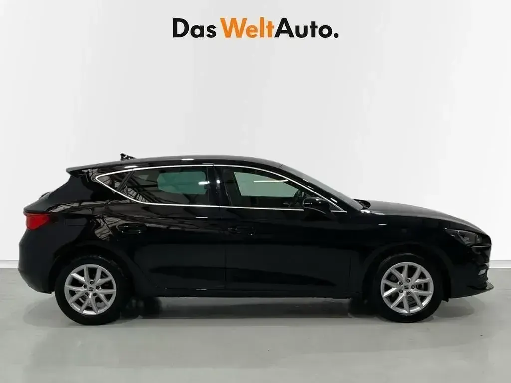 Usado Seat Leon Style 116 CV (85 kW) 2025 Negro Berlina