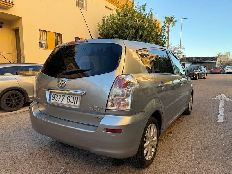 Usado Toyota Corolla Verso Sol 136 CV (100 kW) 2008 Gris / plata Monovolumen