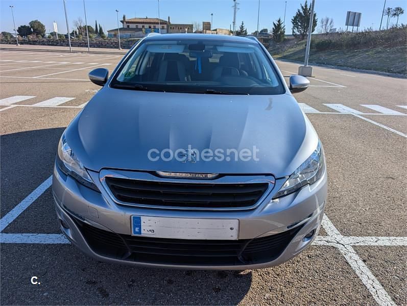 Usado Peugeot 308 SW Active 120 CV (88 kW) 2016 Gris / plata Familiar