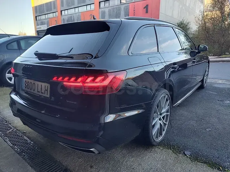 Usado Audi A4 265 CV (194 kW) 2021 Negro Familiar