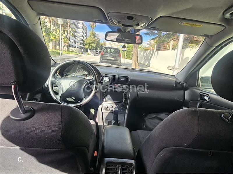 Usado Mercedes C180 Elegance 143 CV (105 kW) 2003 Gris / plata Berlina