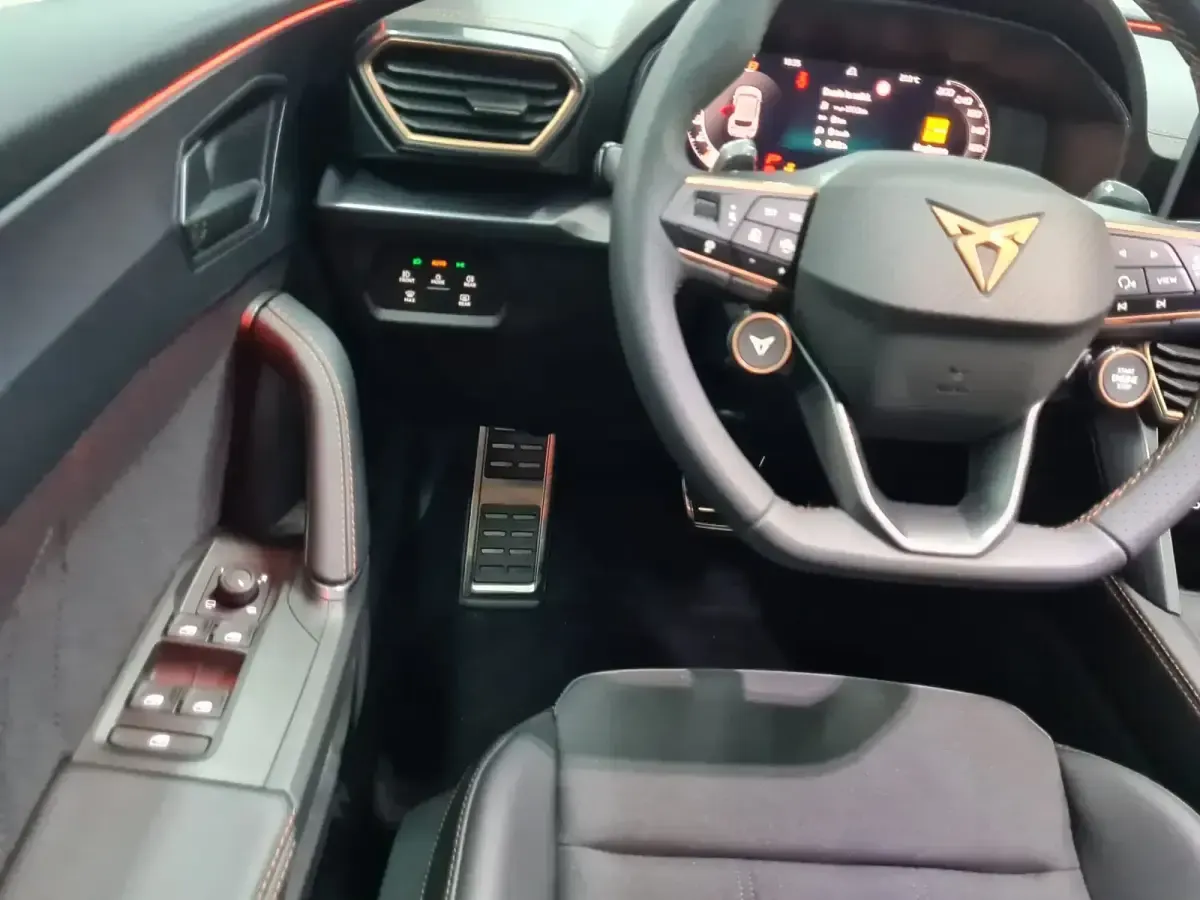 Usado Cupra Leon 150 CV (110 kW) 2024 Blanco Utilitario