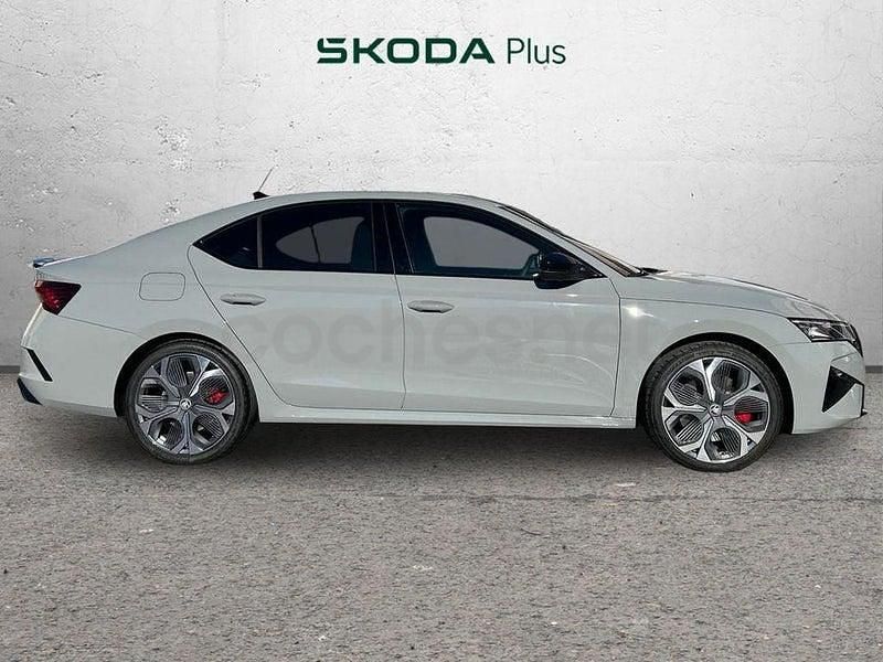 Nuevo Skoda Octavia RS 265 CV (194 kW) 2025 Gris / plata Berlina