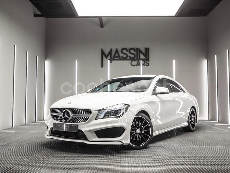 Usado Mercedes CLA220 AMG line 170 CV (125 kW) 2014 Blanco Berlina