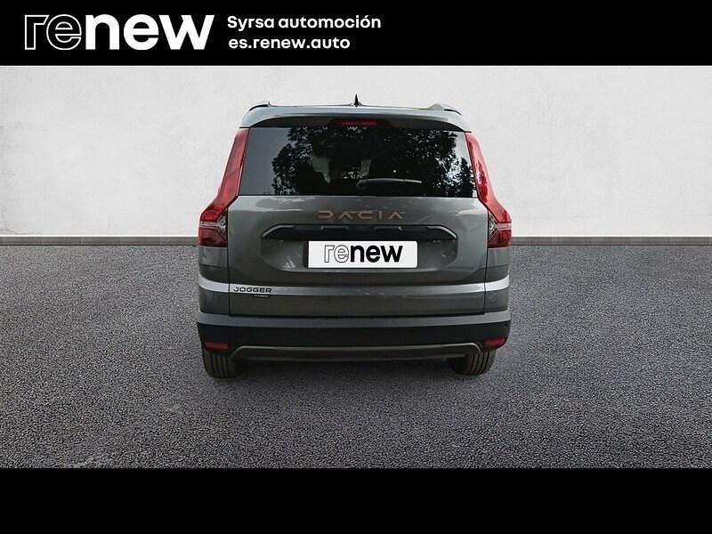 Usado Dacia Jogger Extreme 140 CV (102 kW) 2025 Gris Monovolumen