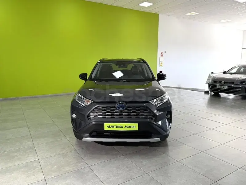 Usado Toyota RAV4 Hybrid Luxury 222 CV (163 kW) 2022 Gris / plata SUV