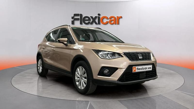 Usado Seat Arona Ecomotive 116 CV (85 kW) 2019 Gris SUV