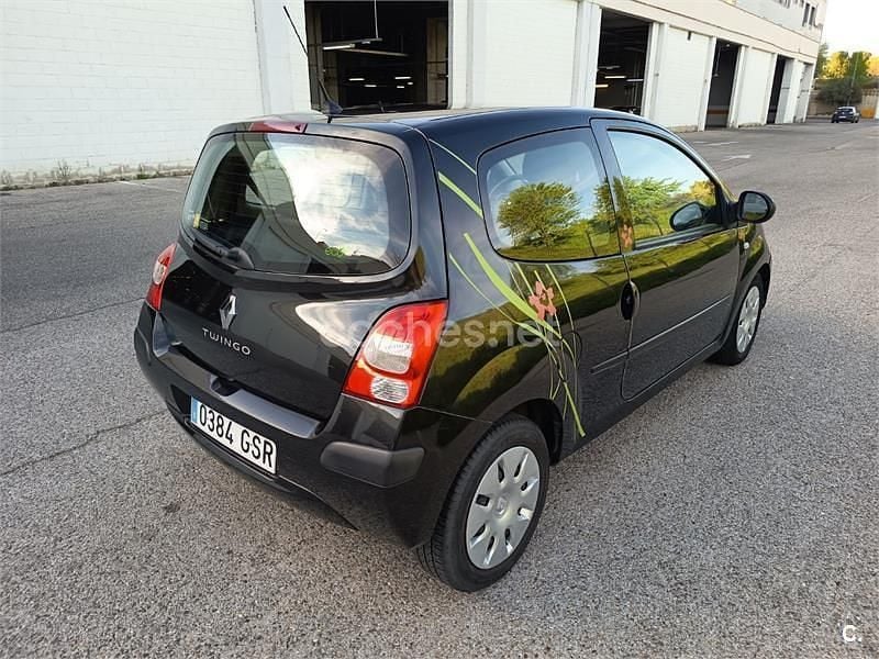 Usado Renault Twingo Dynamique 75 CV (55 kW) 2009 Negro Utilitario