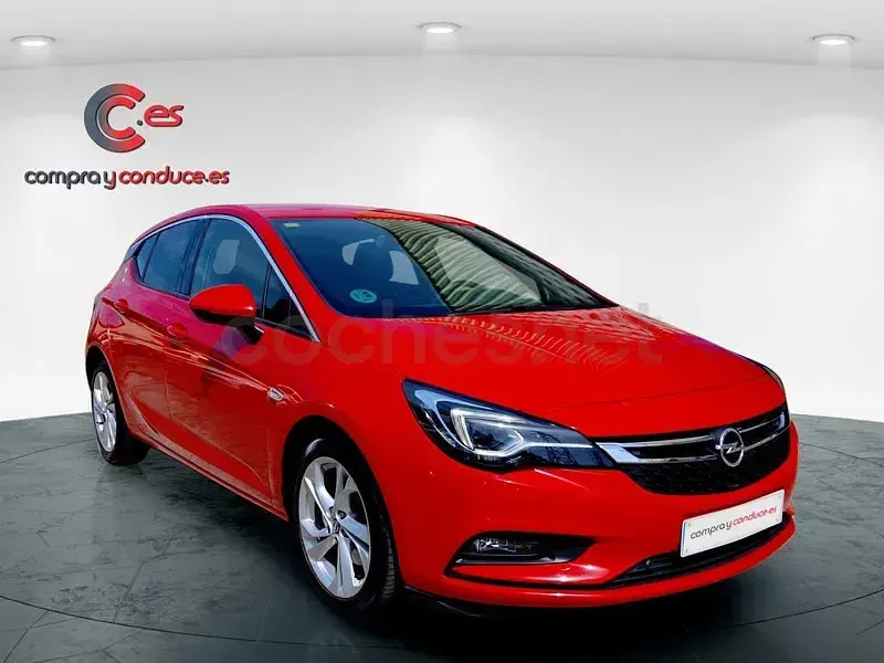 Usado Opel Astra Dynamic 160 CV (117 kW) 2016 Rojo Berlina