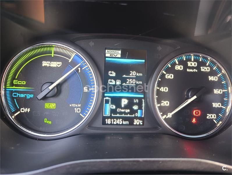 Usado Mitsubishi Outlander P-HEV 224 CV (164 kW) 2019 Blanco SUV