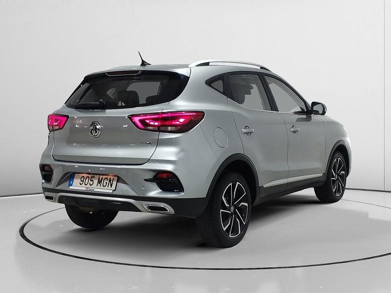 Usado MG ZS Luxury 106 HP (77 kW) 2023 Branco Sedan