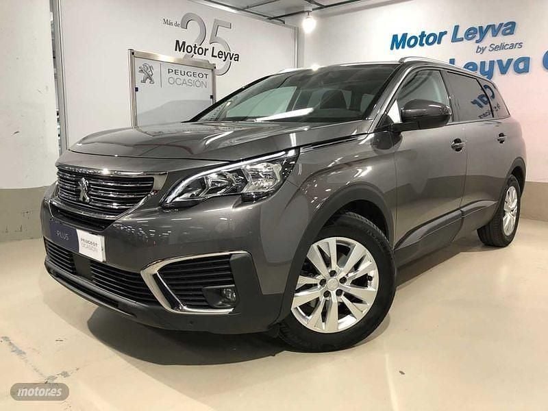 Plateado Usado 2017 Peugeot 5008 Active Monovolumen | 22.900 € (Caro) - Imagen 1/4