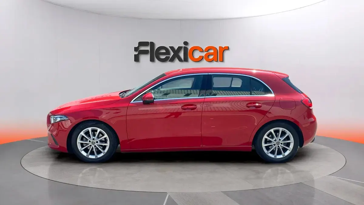 Usado Mercedes A180 116 CV (85 kW) 2019 Rojo Berlina